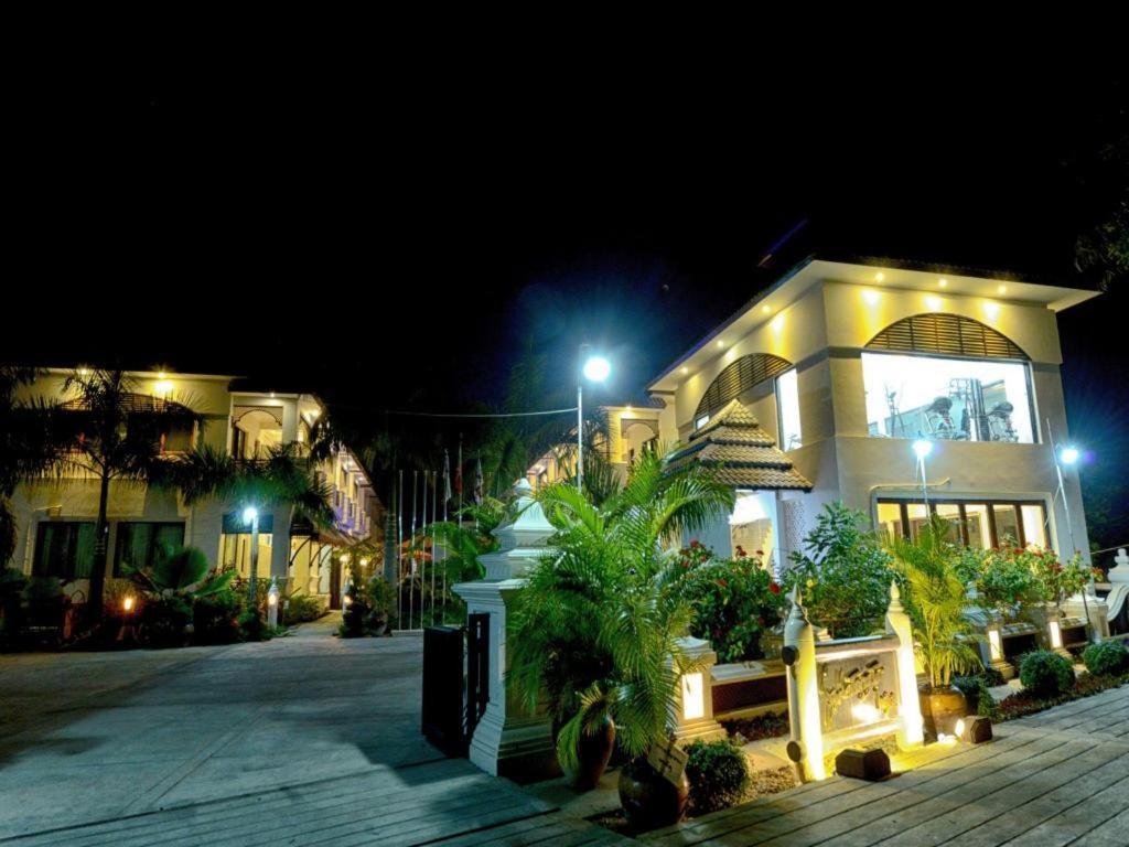 Shwe Taung Tan Hotel - Lake View Monywa Exterior foto